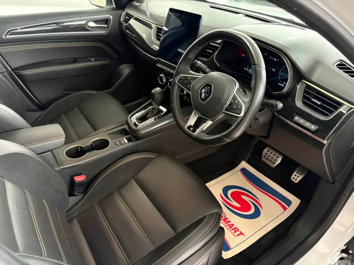 Renault Arkana SUV, Petrol Hybrid, 2023, White