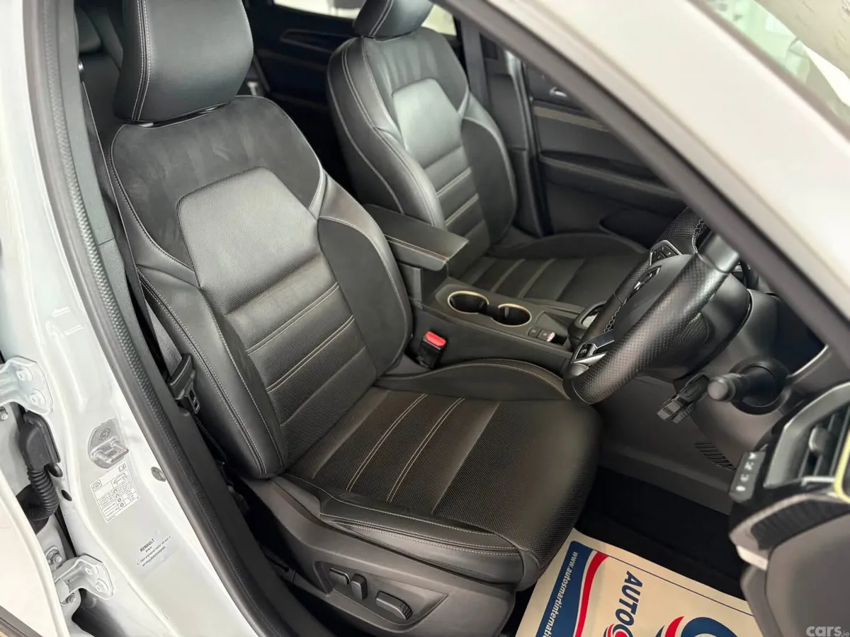 Renault Arkana SUV, Petrol Hybrid, 2023, White