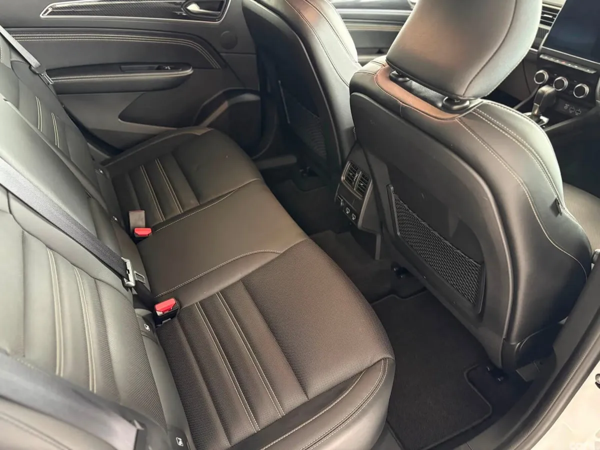 Renault Arkana SUV, Petrol Hybrid, 2023, White