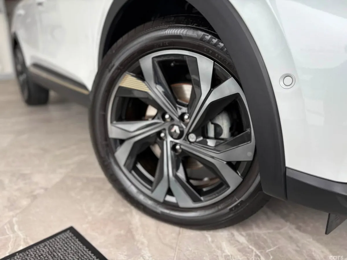 Renault Arkana SUV, Petrol Hybrid, 2023, White
