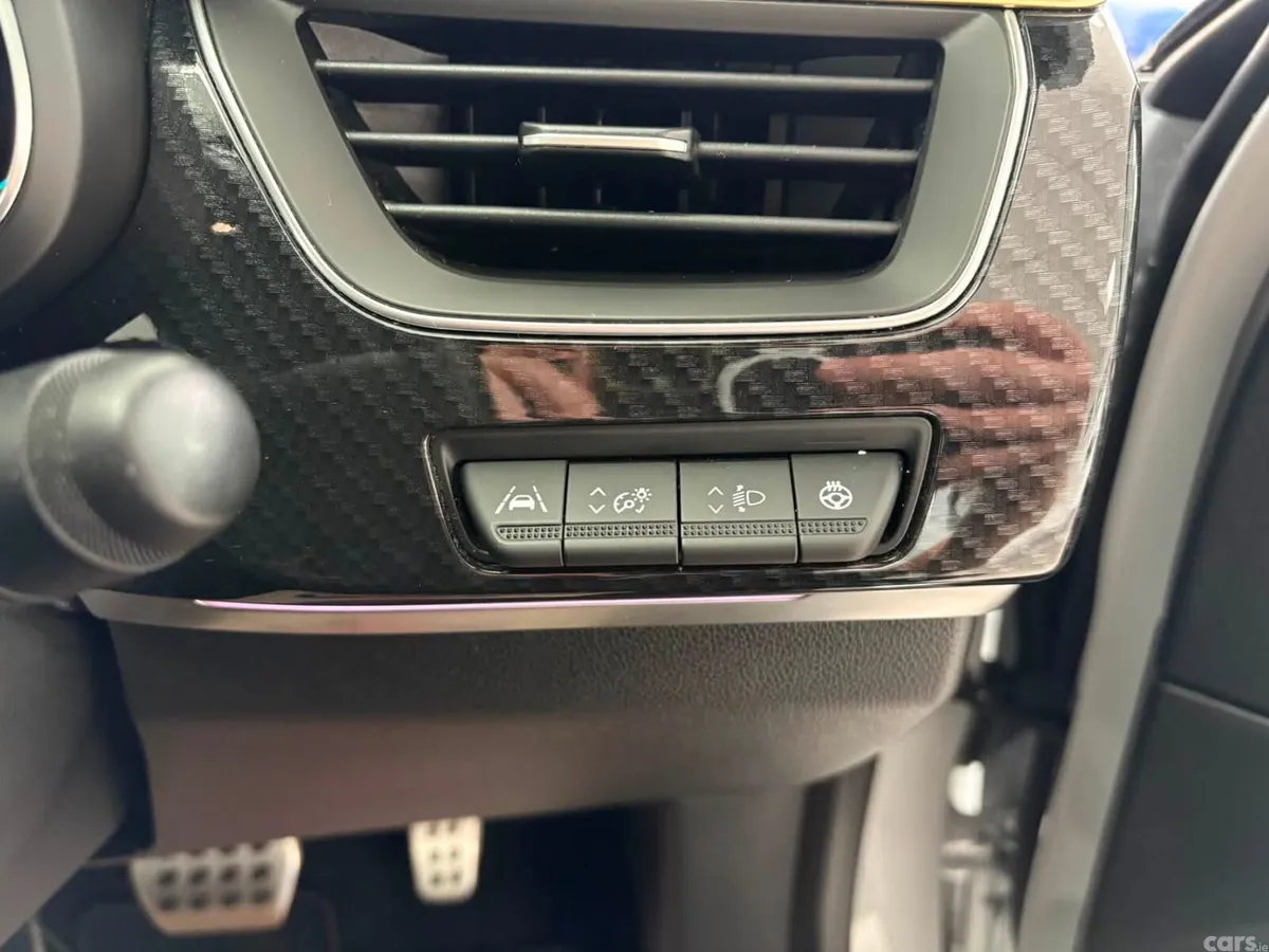 Renault Arkana SUV, Petrol Hybrid, 2023, White