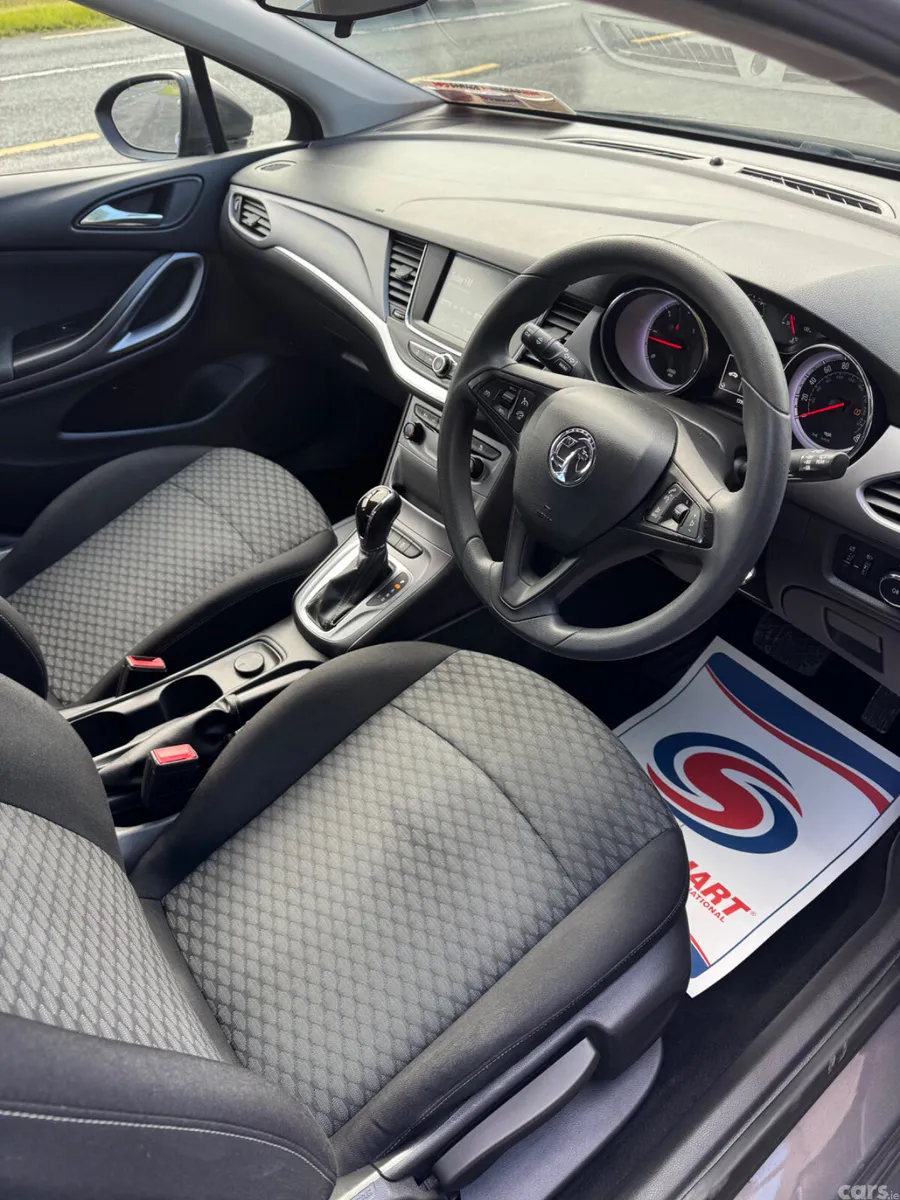Vauxhall Astra Hatchback, Diesel, 2016, Grey