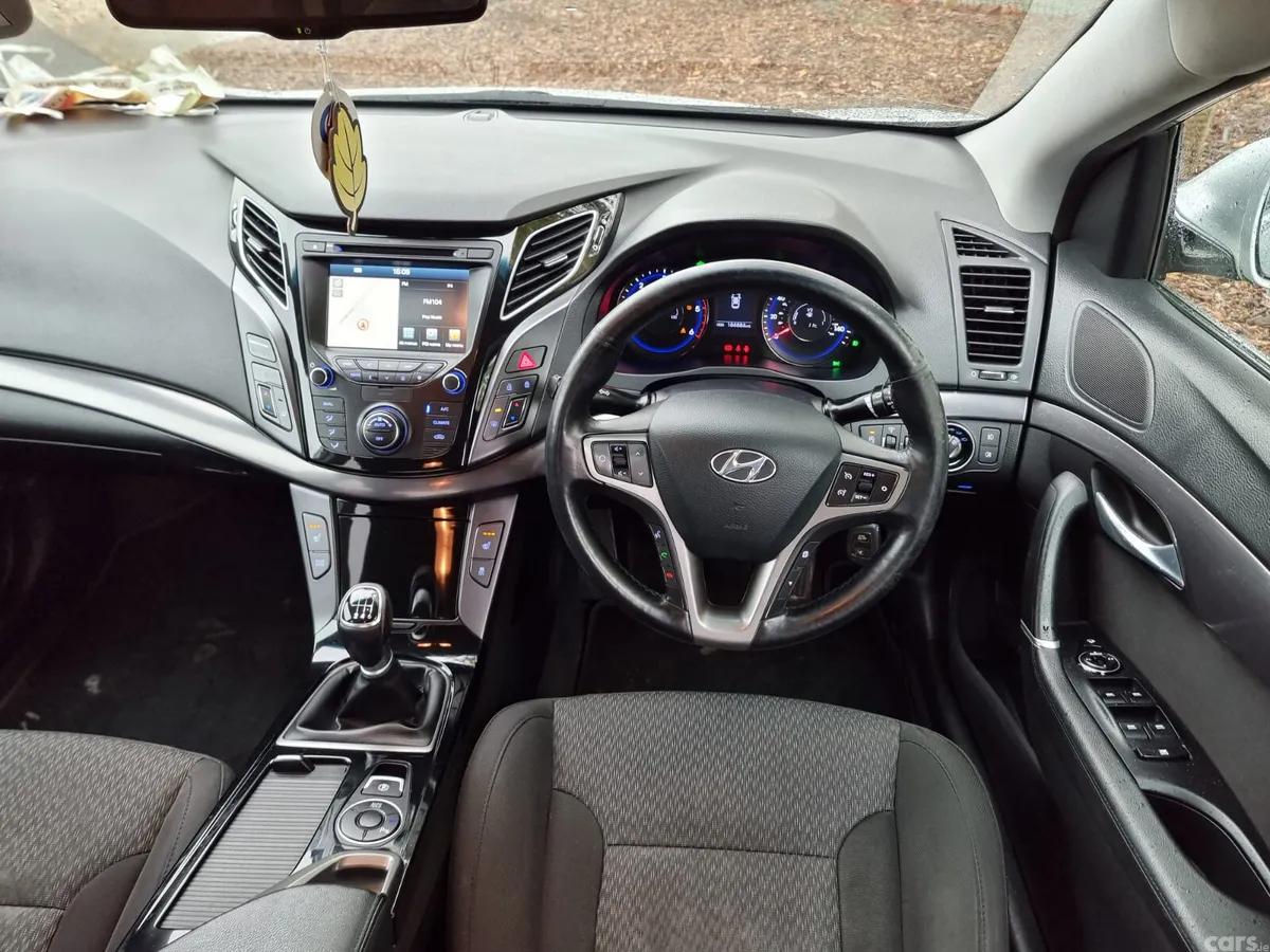 Hyundai i40 Saloon, Diesel, 2016, Silver