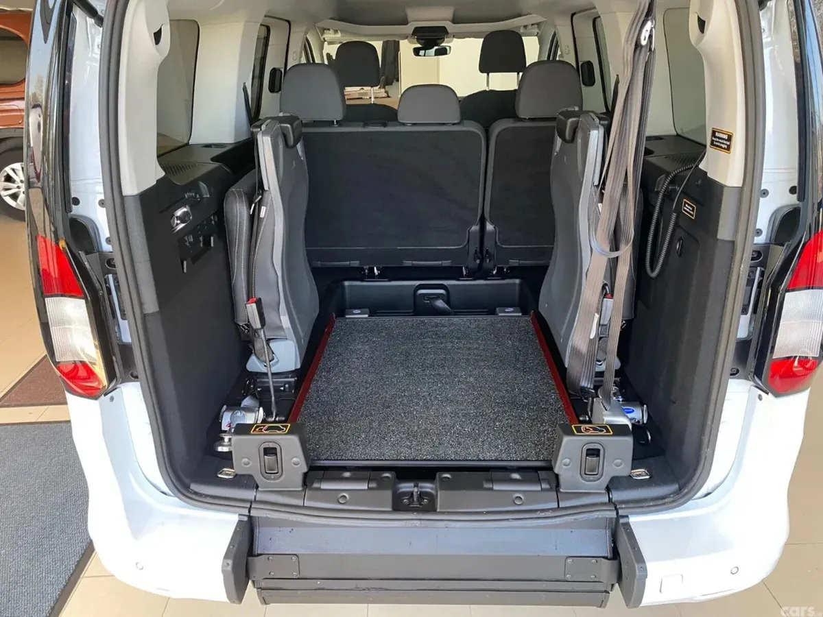 Ford Tourneo Connect MPV, Diesel, 2026, White