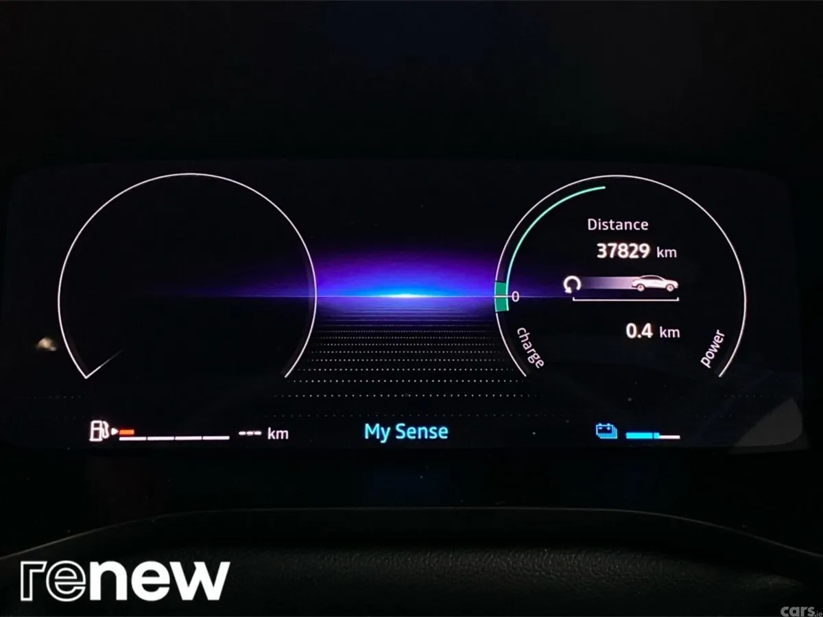 Renault Arkana Hatchback, Petrol Hybrid, 2025, Red