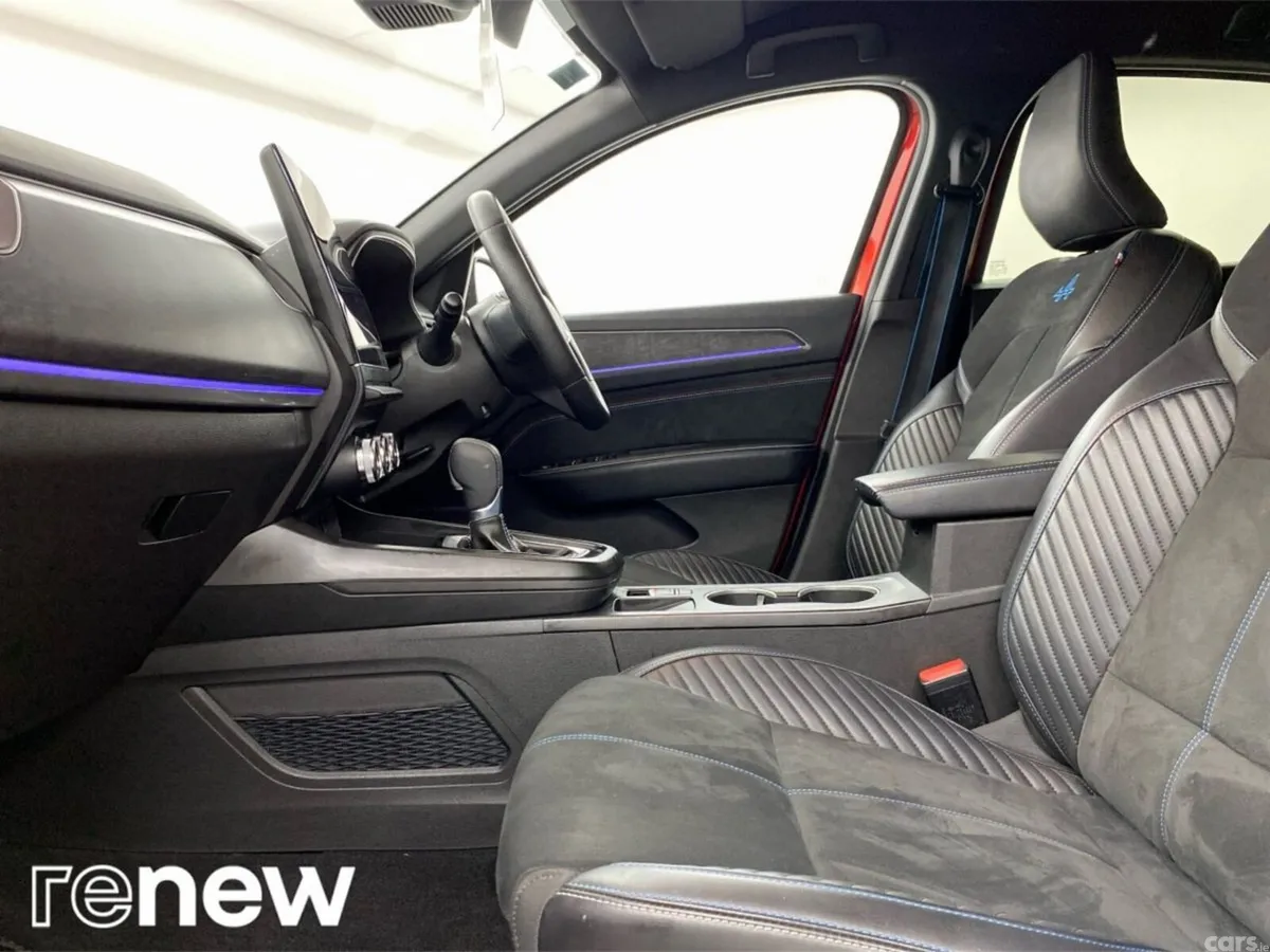 Renault Arkana Hatchback, Petrol Hybrid, 2025, Red