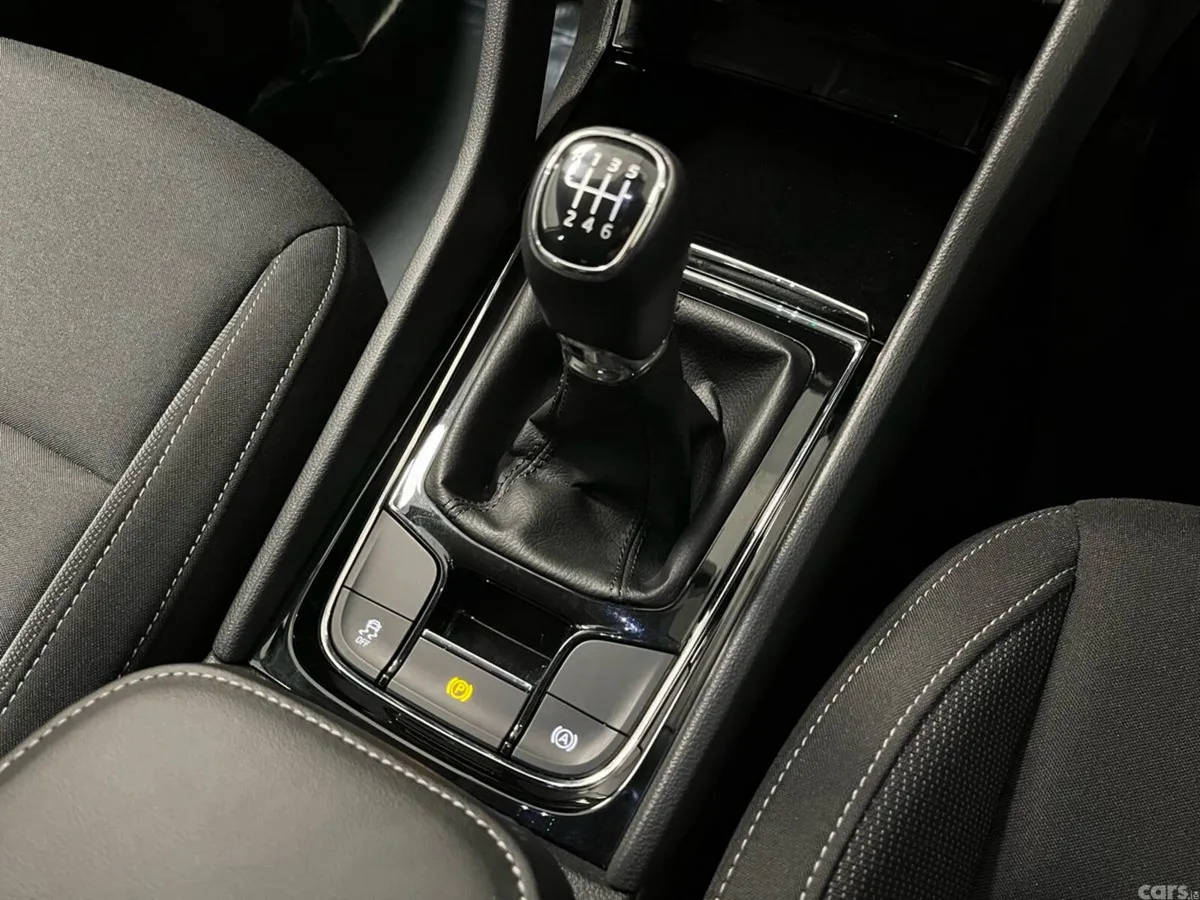 Skoda Karoq SUV, Diesel, 2026, White