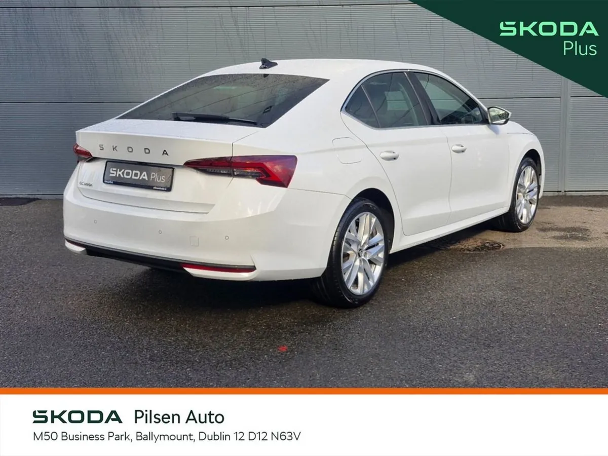 Skoda Octavia Saloon, Petrol, 2026, White