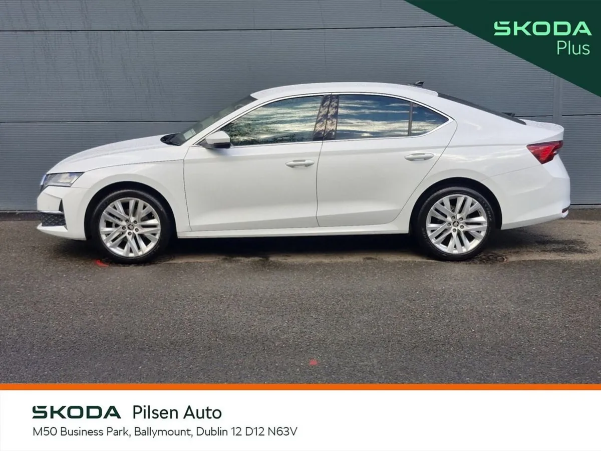 Skoda Octavia Saloon, Petrol, 2026, White