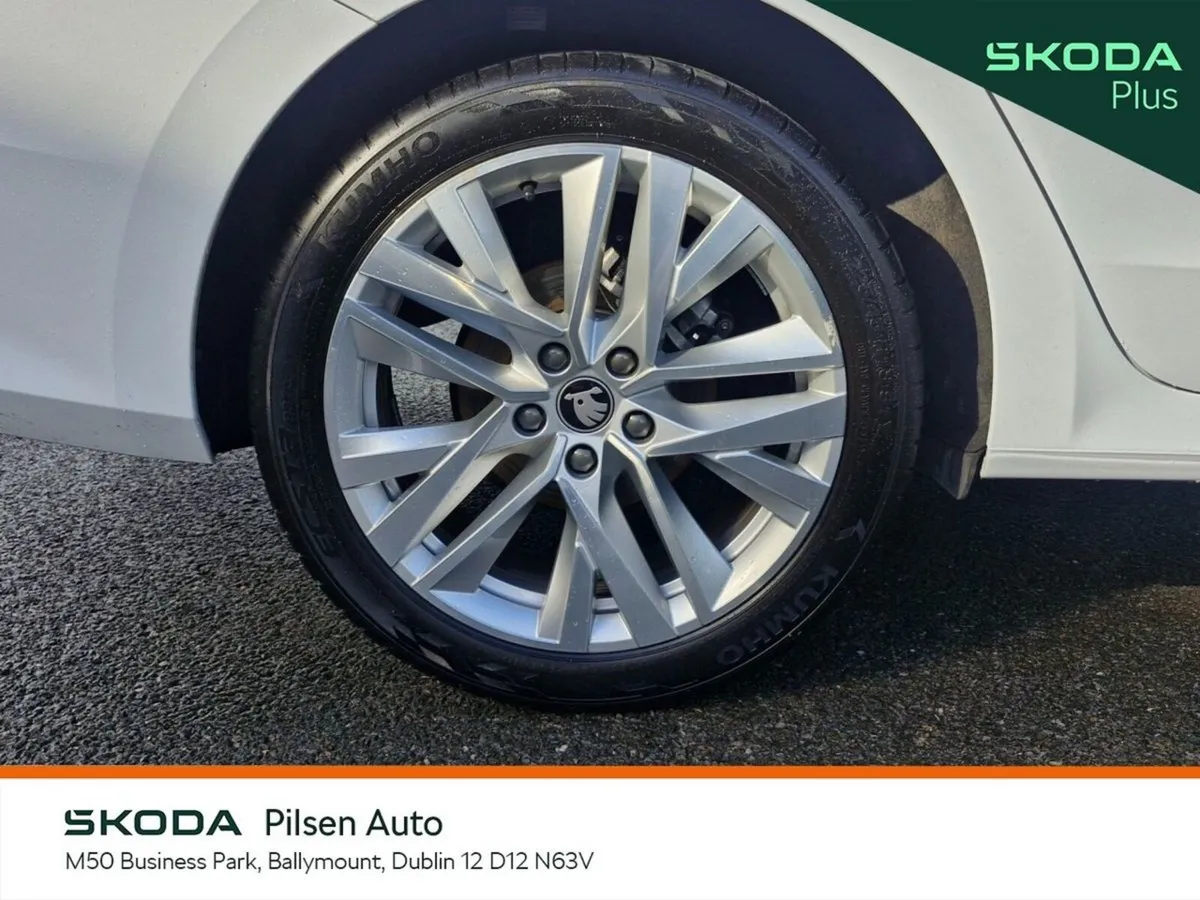 Skoda Octavia Saloon, Petrol, 2026, White