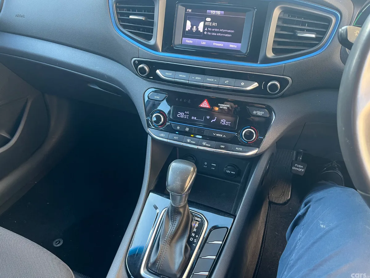 Hyundai IONIQ Hatchback, Petrol Hybrid, 2018, Blue