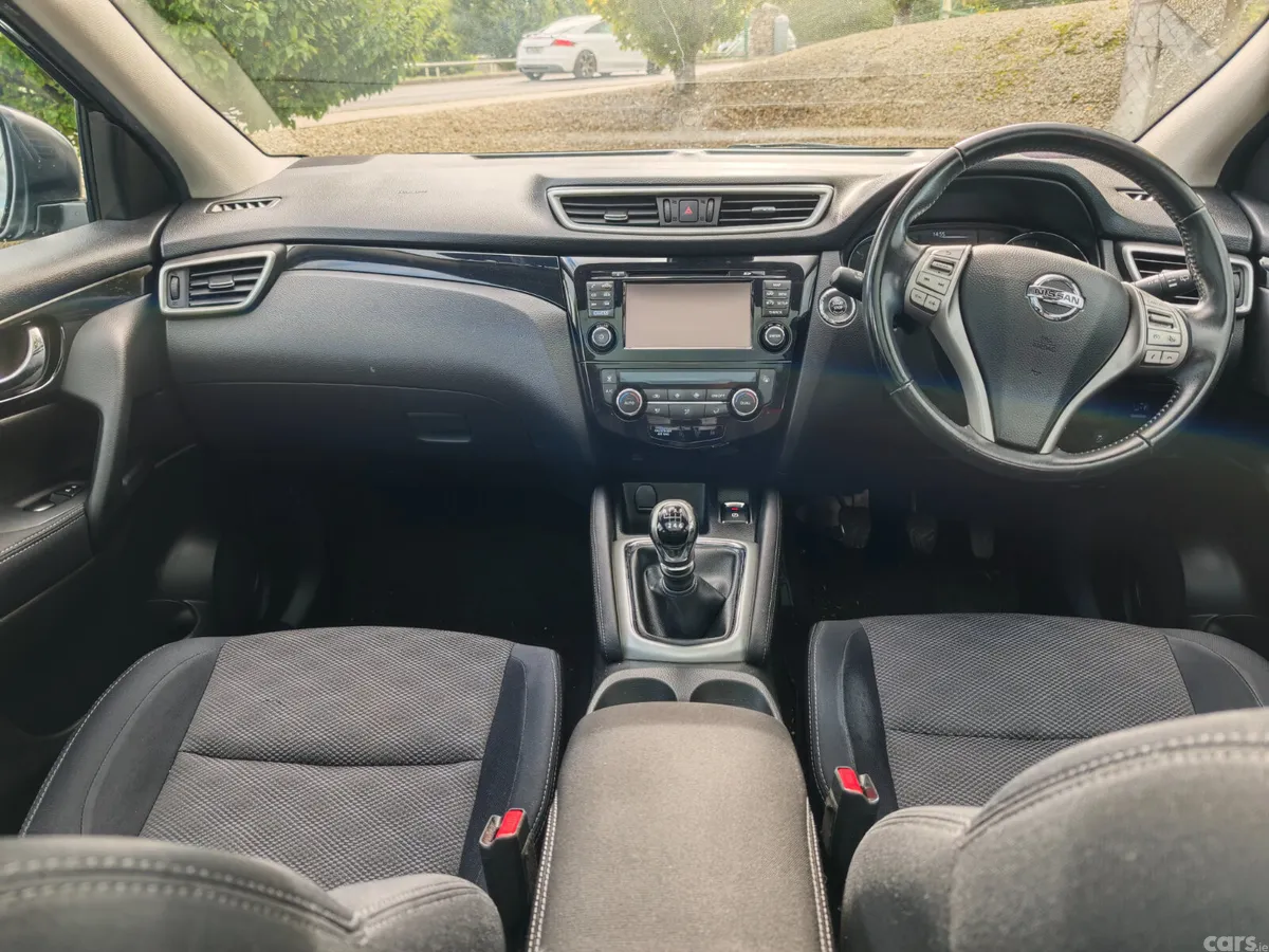 Nissan Qashqai Hatchback, Diesel, 2016, Black