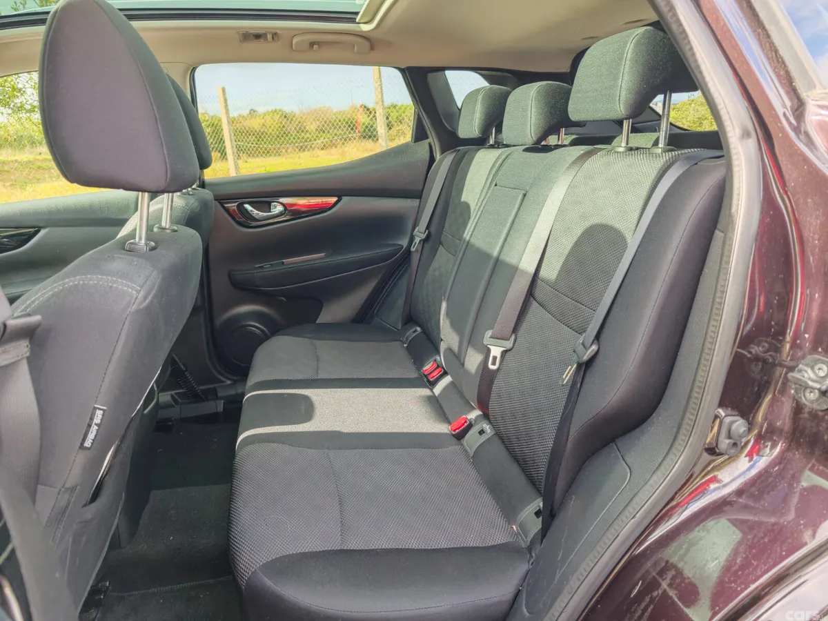 Nissan Qashqai Hatchback, Diesel, 2016, Black