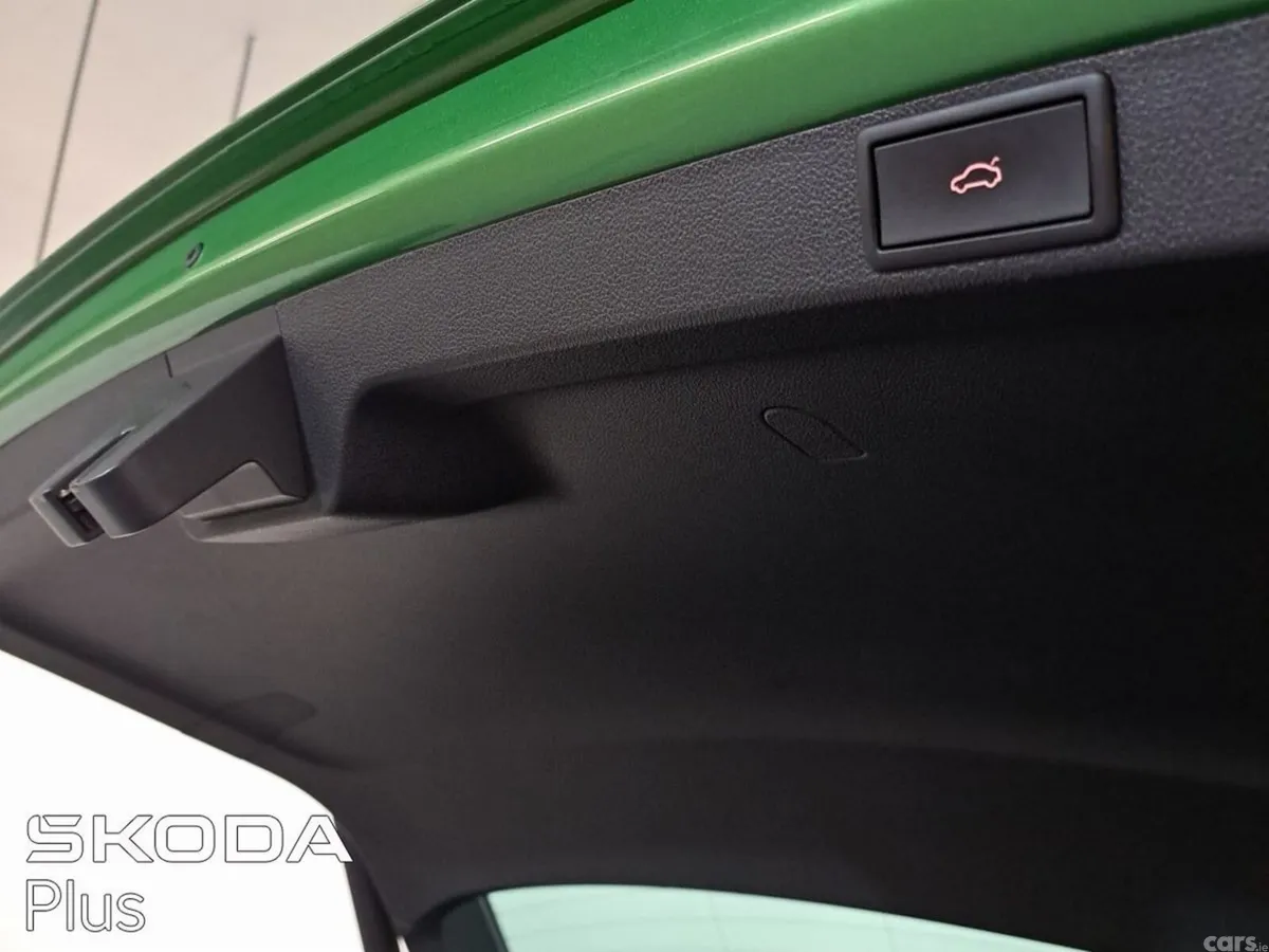Skoda Octavia Estate, Diesel, 2024, Green