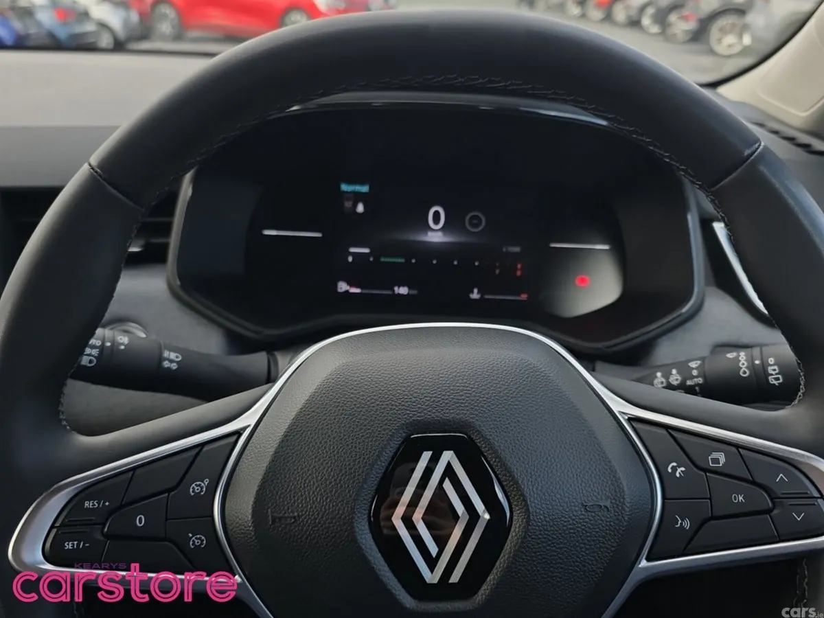 Renault Clio Hatchback, Petrol, 2024, Red