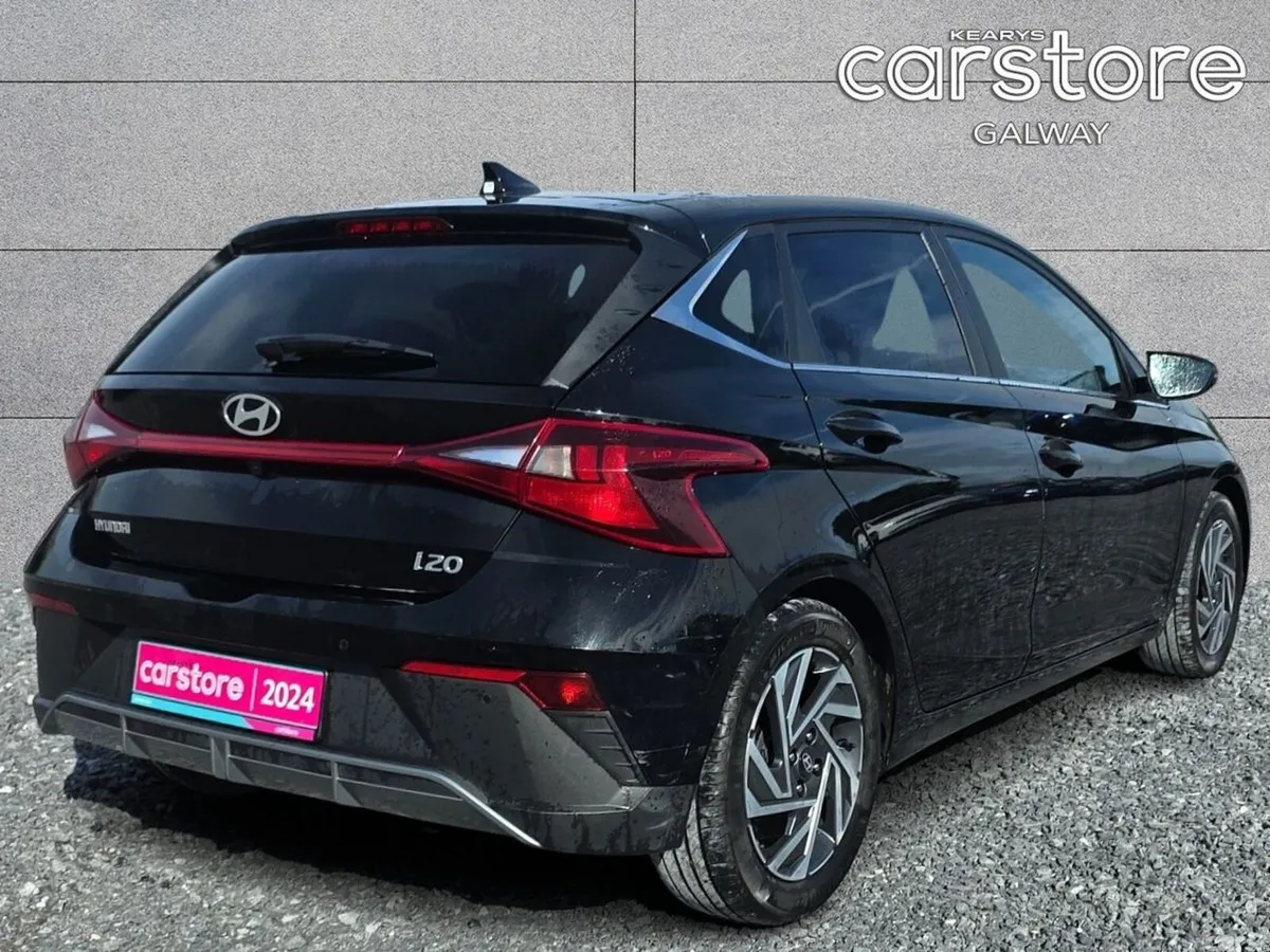 Hyundai i20 Hatchback, Petrol, 2024, Black
