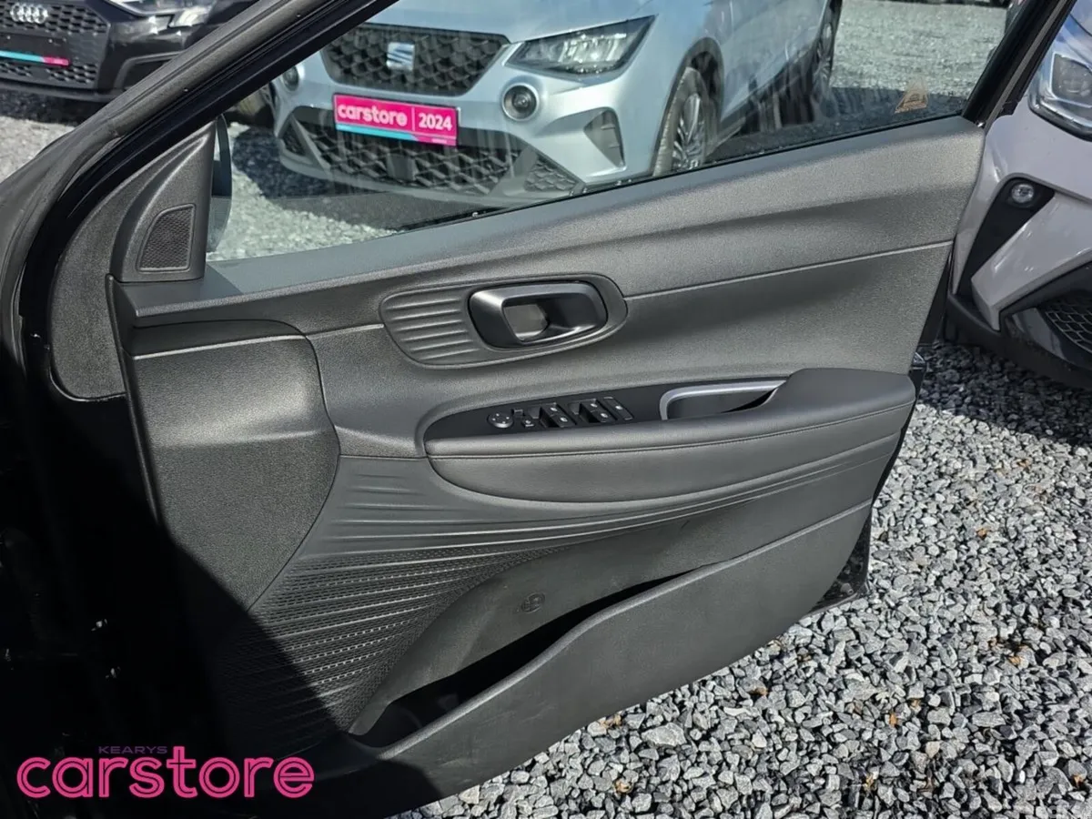 Hyundai i20 Hatchback, Petrol, 2024, Black
