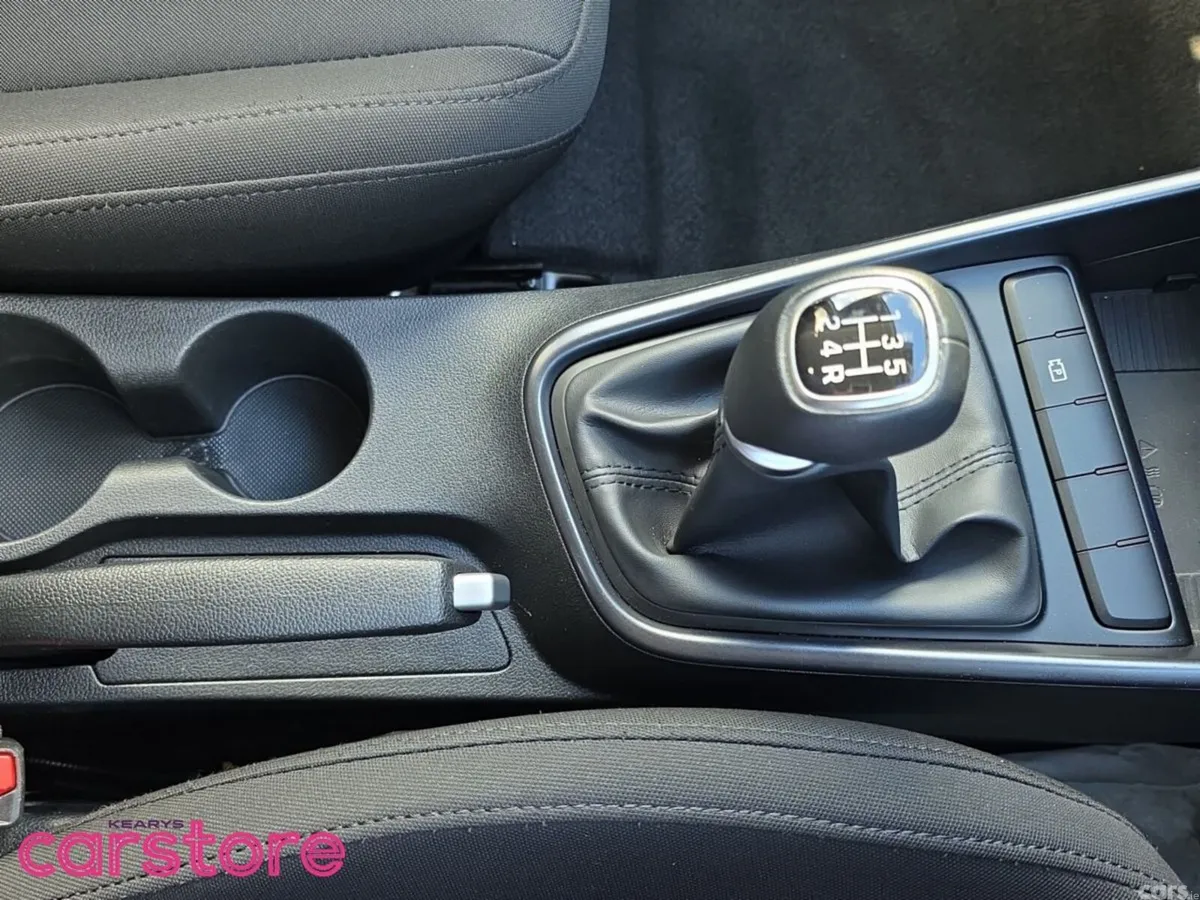 Hyundai i20 Hatchback, Petrol, 2024, Black