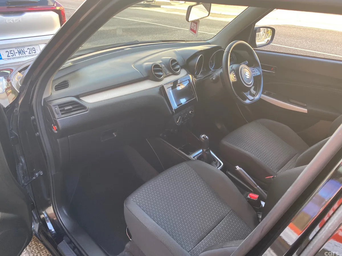 Suzuki Swift Hatchback, Petrol, 2022, Black