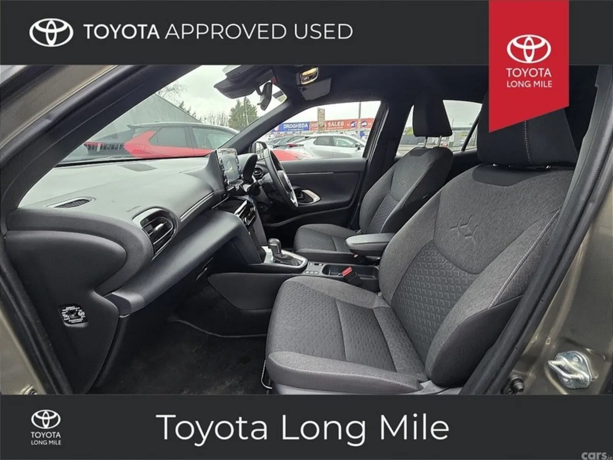 Toyota Yaris Cross SUV, Petrol Hybrid, 2024, Bronze