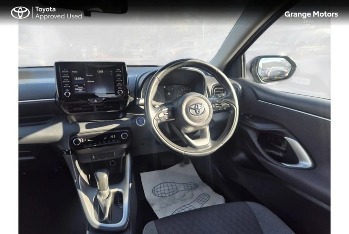 Toyota Yaris Hatchback, Petrol Hybrid, 2023, Black