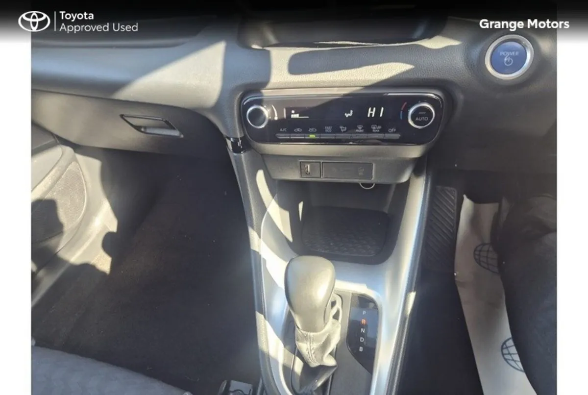 Toyota Yaris Hatchback, Petrol Hybrid, 2023, Black