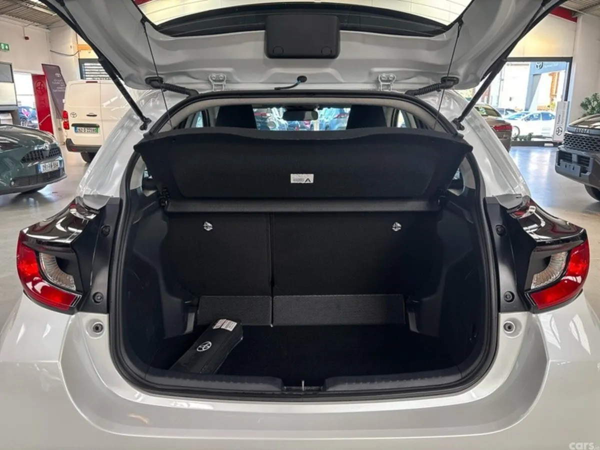 Toyota Yaris Hatchback, Petrol Hybrid, 2026, White