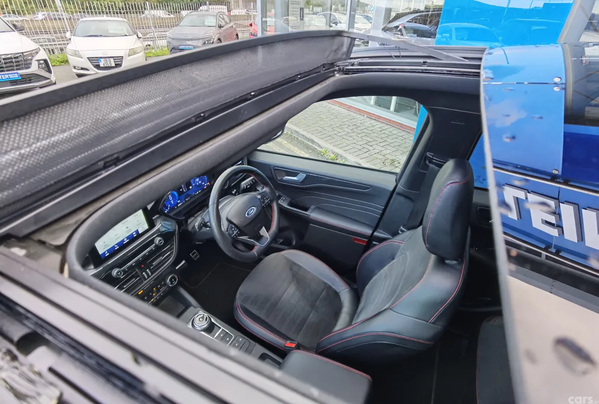 Ford Kuga SUV, Petrol Plug-in Hybrid, 2023, Black