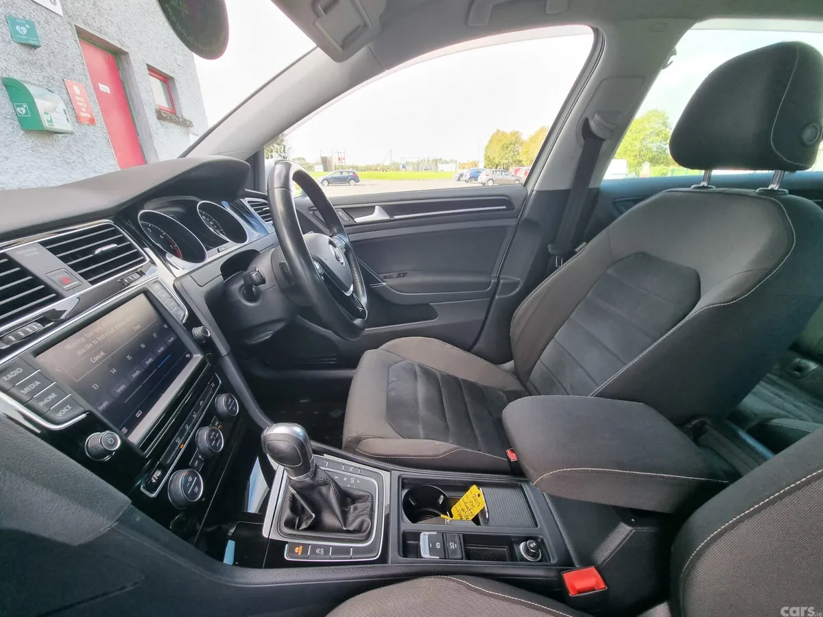 Volkswagen Golf Estate, Petrol, 2014, White