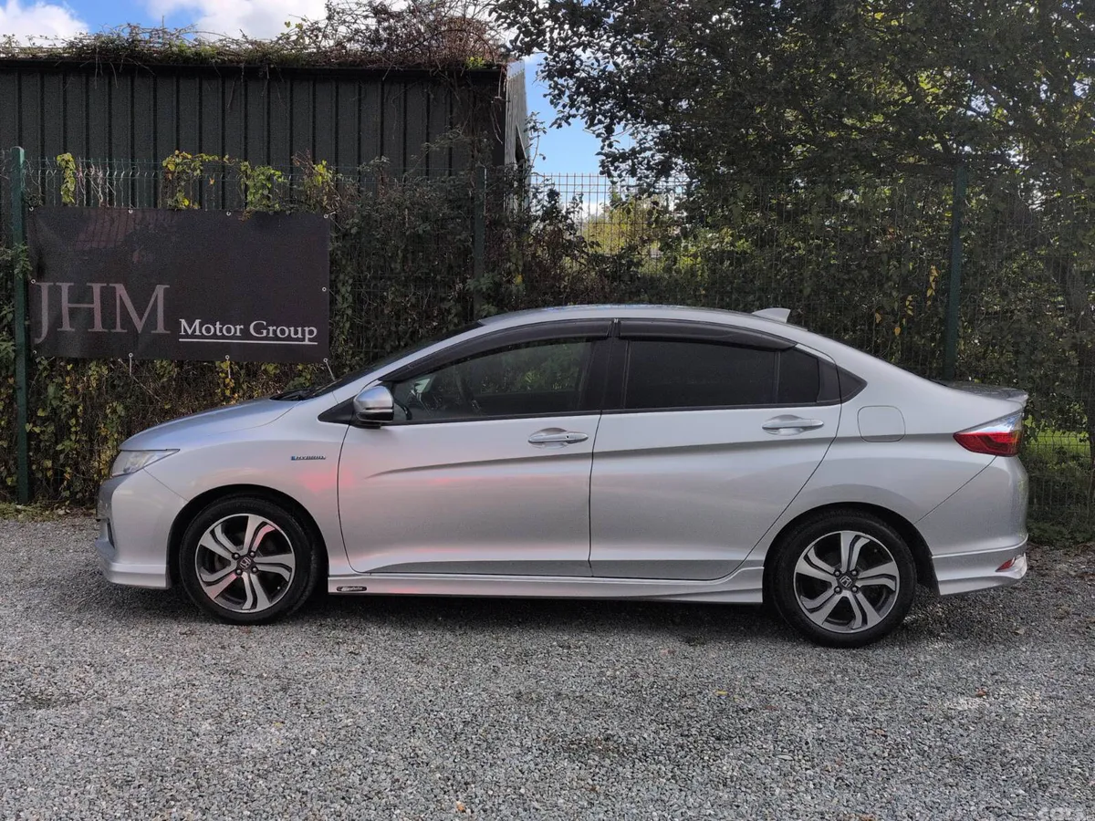 Honda Grace Saloon, Petrol Hybrid, 2015, Silver