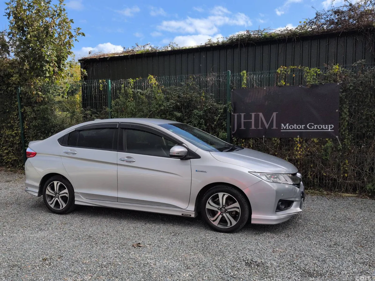 Honda Grace Saloon, Petrol Hybrid, 2015, Silver