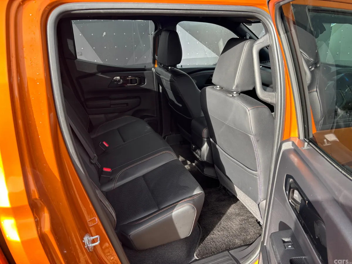 Mitsubishi L200 Pick Up, Diesel, 2024, Orange