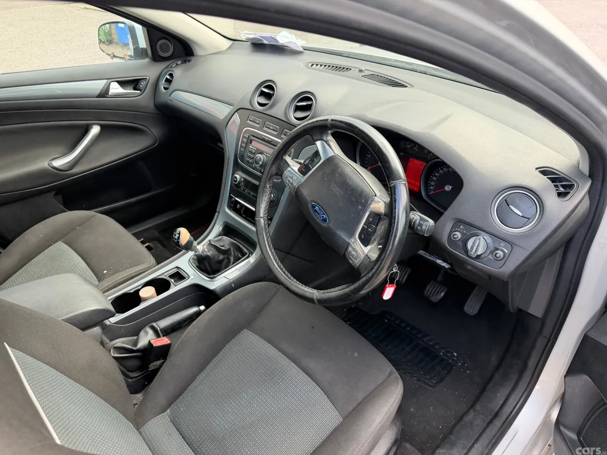 Ford Mondeo Hatchback, Diesel, 2011, Silver