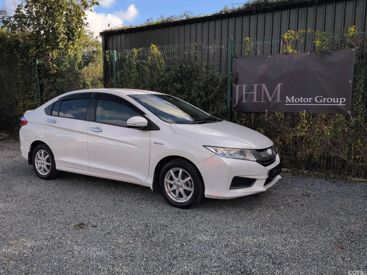 Honda Grace Saloon, Petrol Hybrid, 2015, White