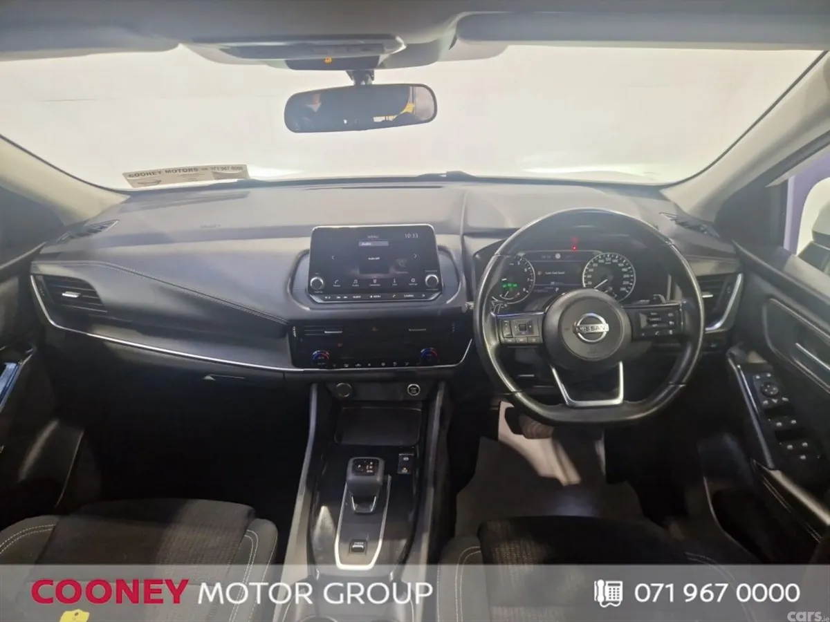 Nissan Qashqai MPV, Petrol, 2022, White