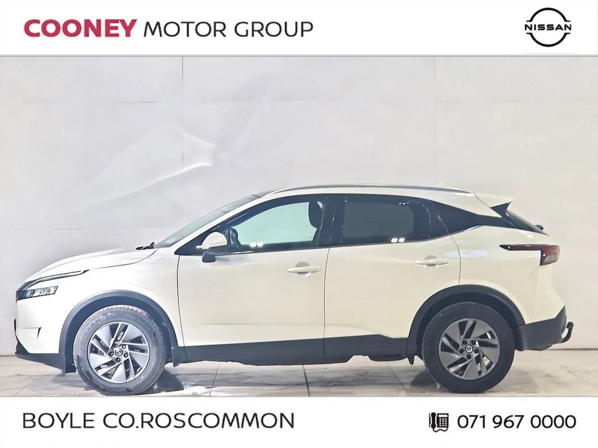 Nissan Qashqai MPV, Petrol, 2022, White