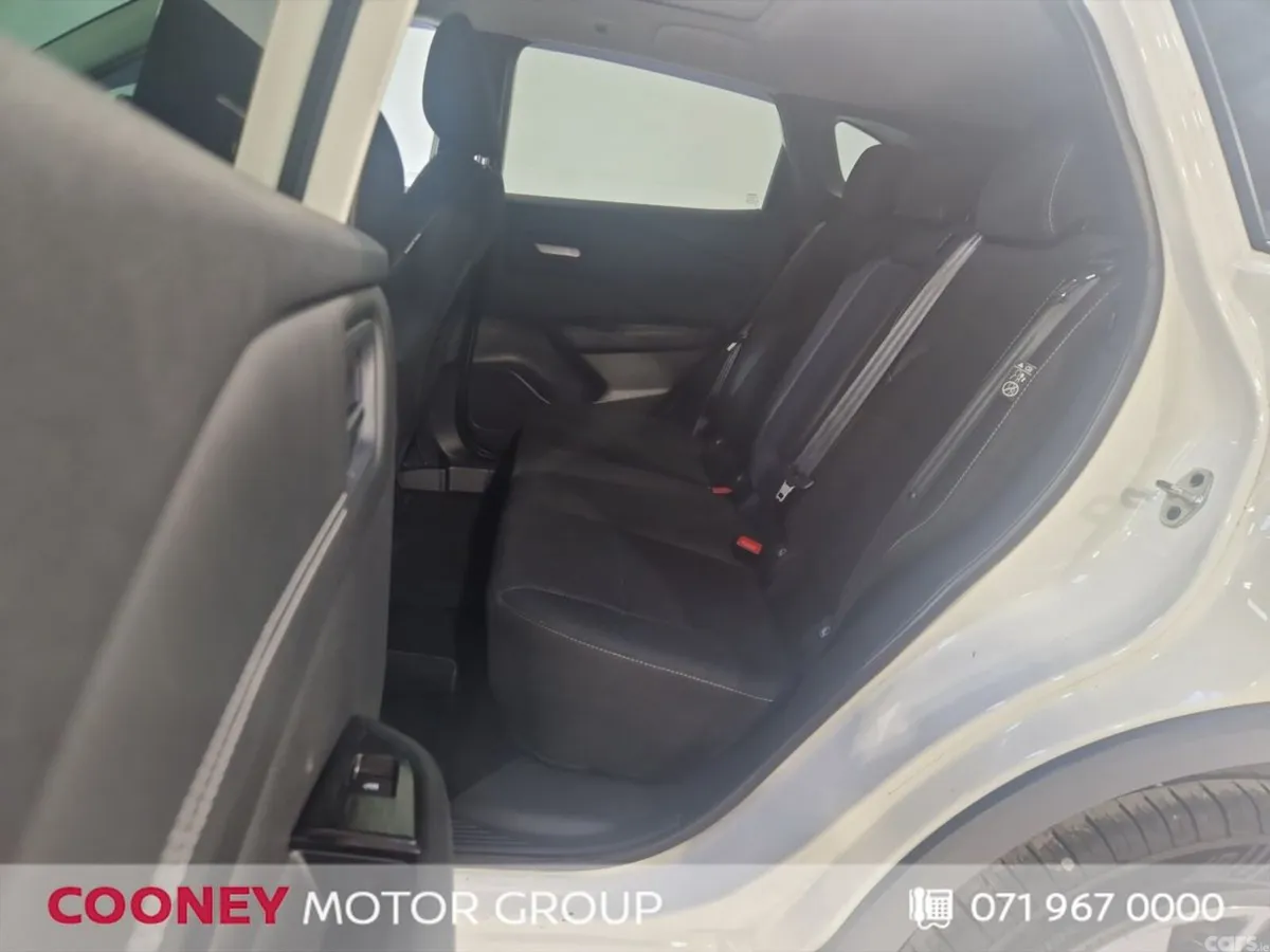 Nissan Qashqai MPV, Petrol, 2022, White