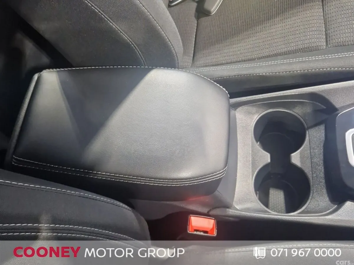 Nissan Qashqai MPV, Petrol, 2022, White