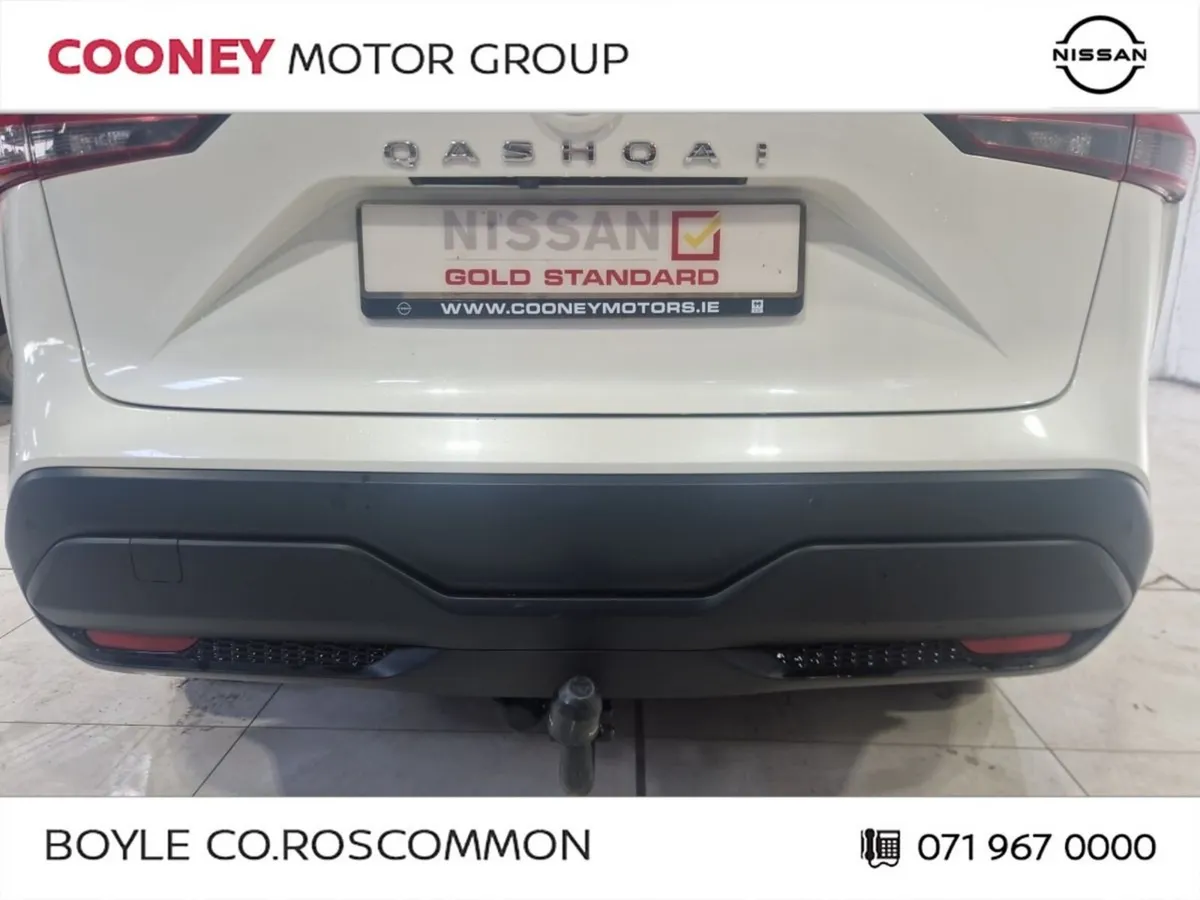 Nissan Qashqai MPV, Petrol, 2022, White
