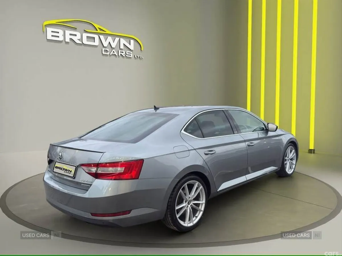 Skoda Superb Hatchback, Diesel, 2017, Grey