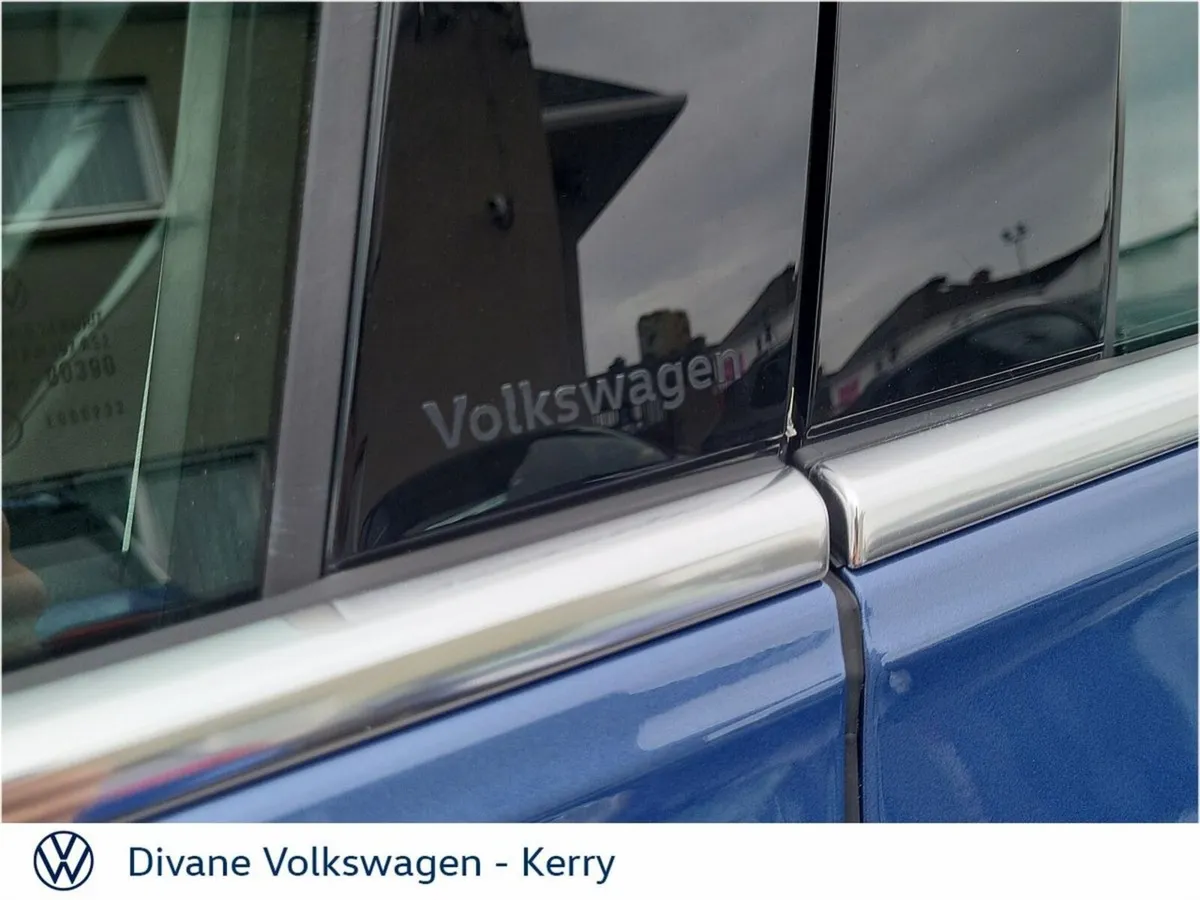 Volkswagen Golf Hatchback, Petrol, 2025, Blue