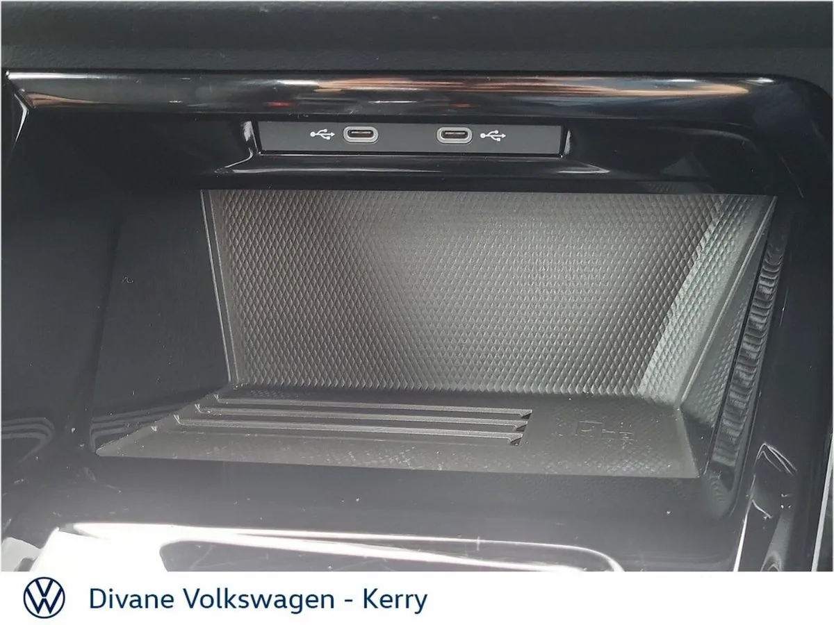 Volkswagen Golf Hatchback, Petrol, 2025, Blue