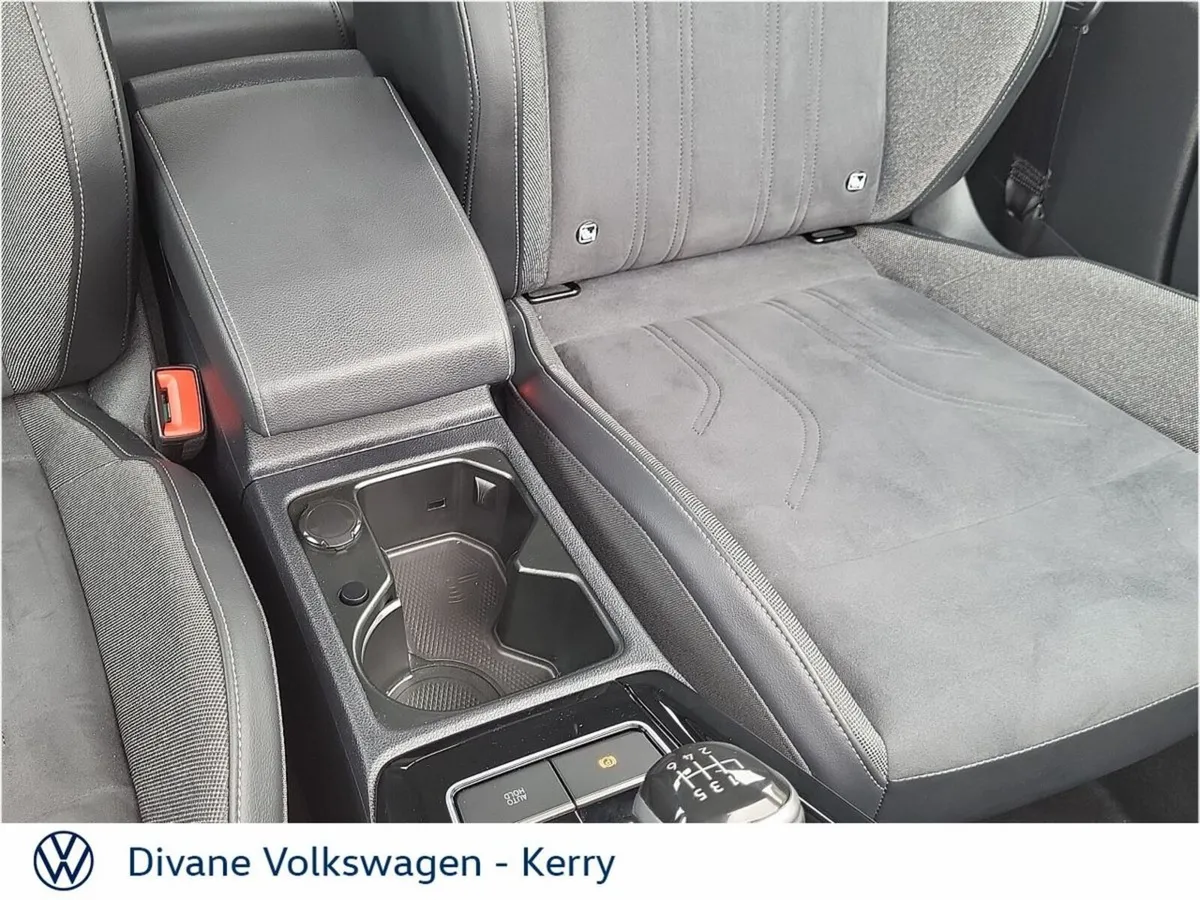 Volkswagen Golf Hatchback, Petrol, 2025, Blue