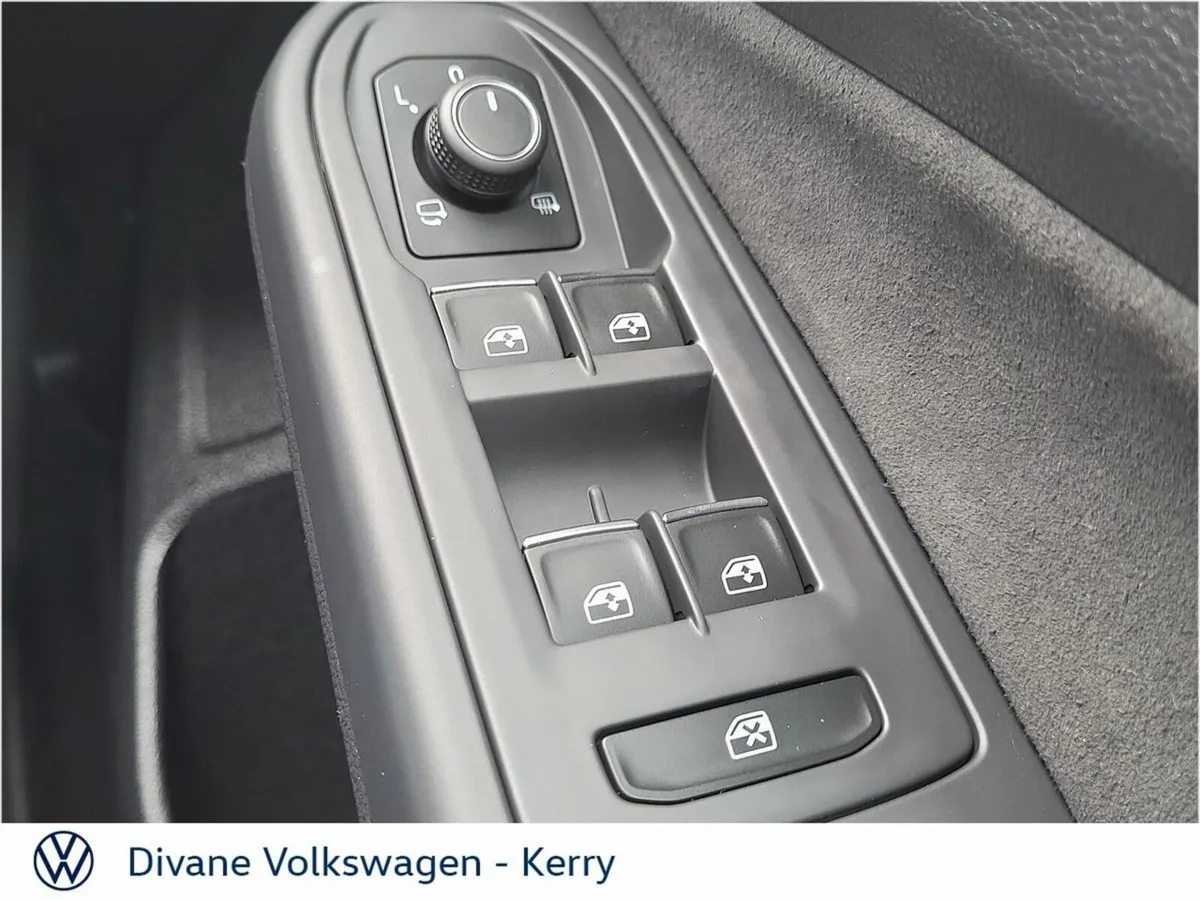 Volkswagen Golf Hatchback, Petrol, 2025, Blue