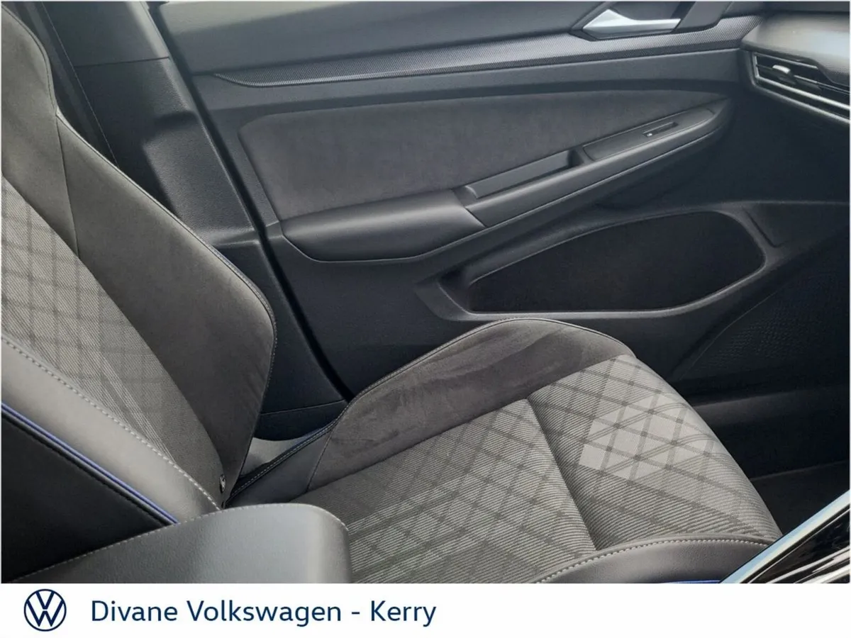 Volkswagen Golf Hatchback, Diesel, 2025, Black