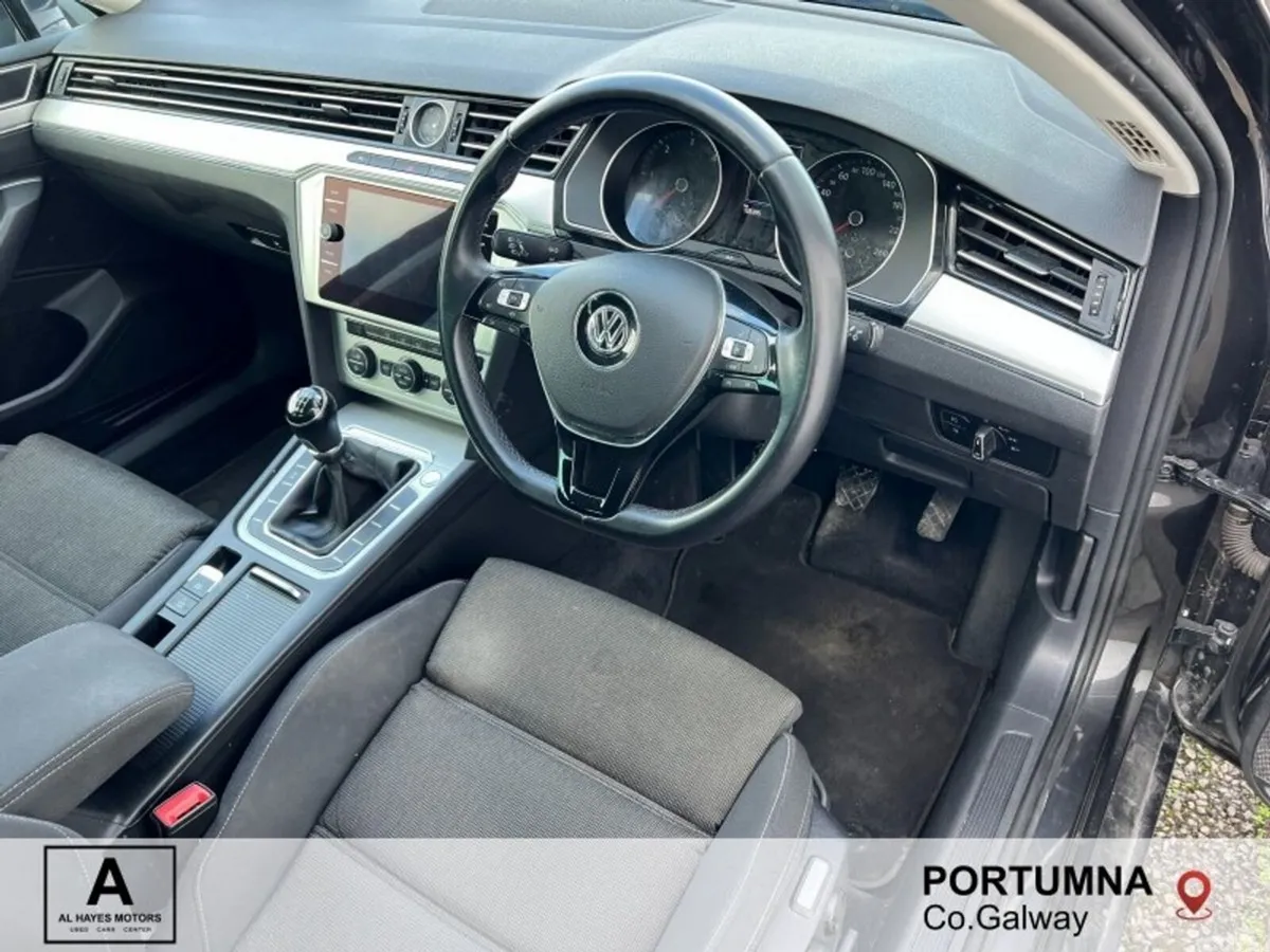 Volkswagen Passat Saloon, Diesel, 2019, Grey