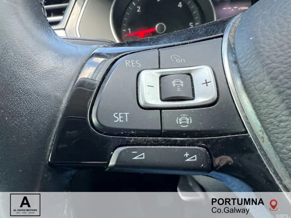 Volkswagen Passat Saloon, Diesel, 2019, Grey