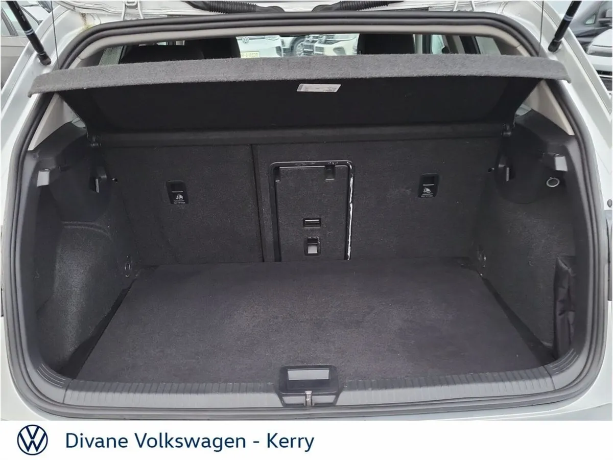 Volkswagen Golf Hatchback, Diesel, 2023, Silver