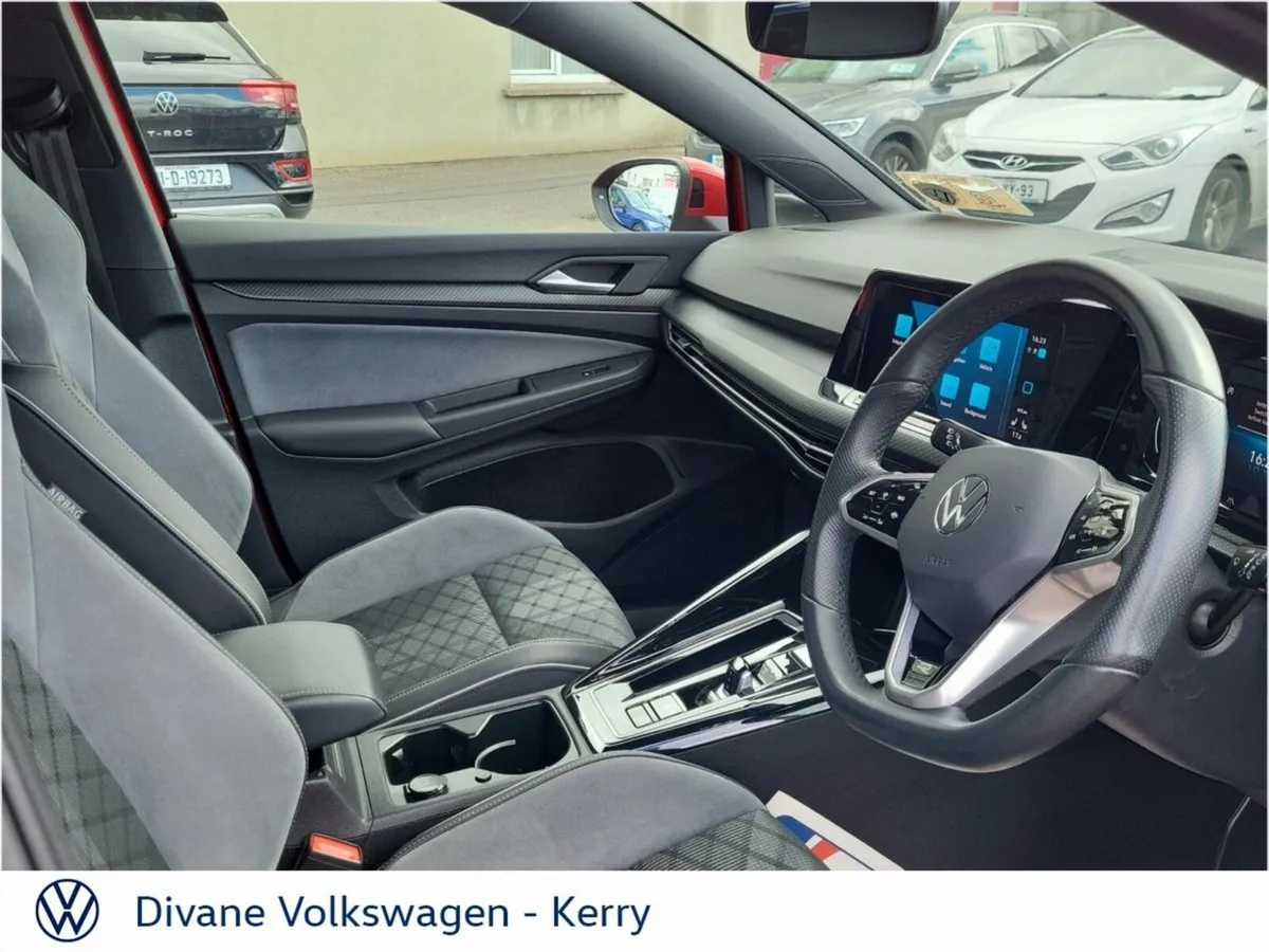 Volkswagen Golf Hatchback, Diesel, 2023, Red