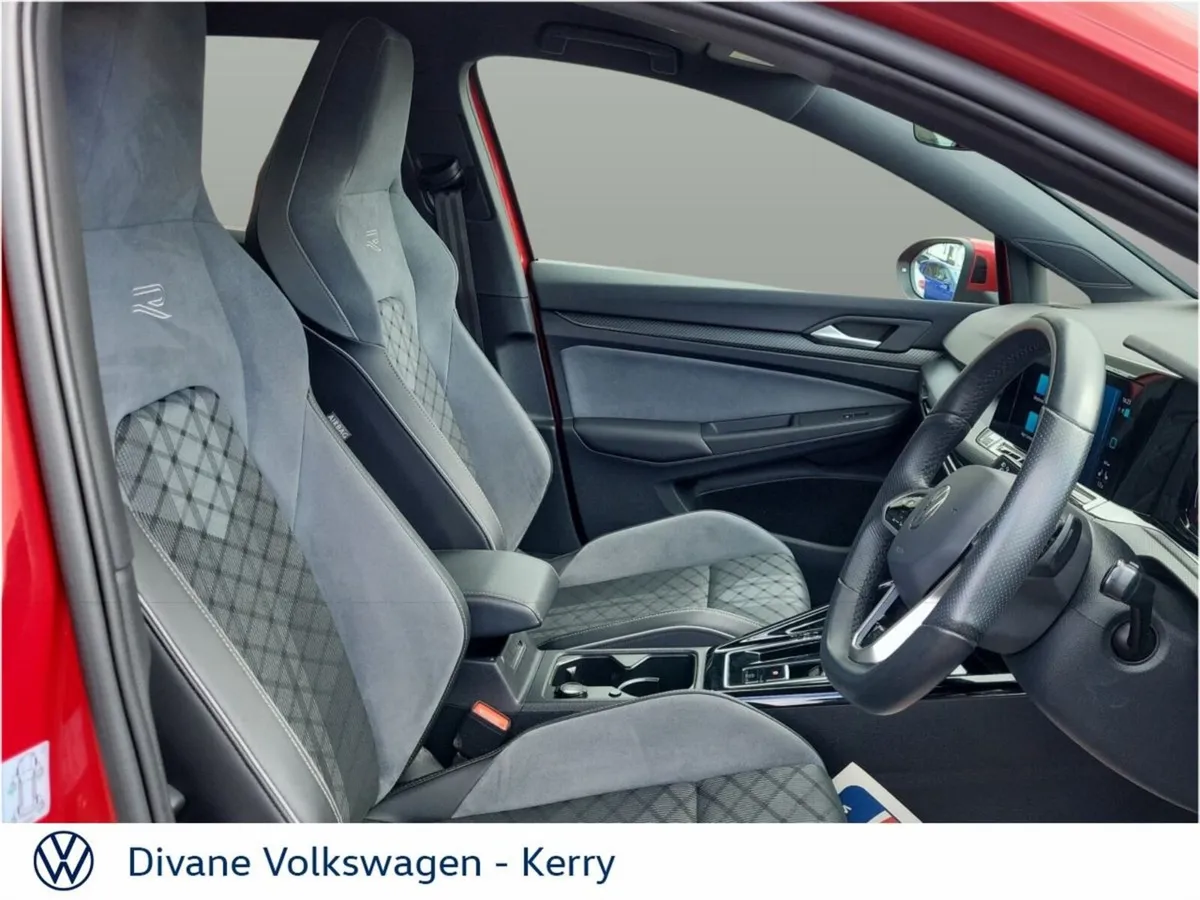 Volkswagen Golf Hatchback, Diesel, 2023, Red